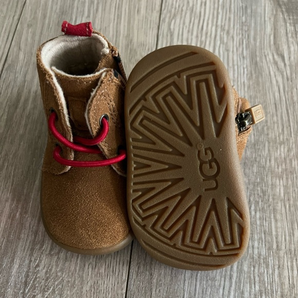 UGG Brand Baby Boots - Picture 5 of 6